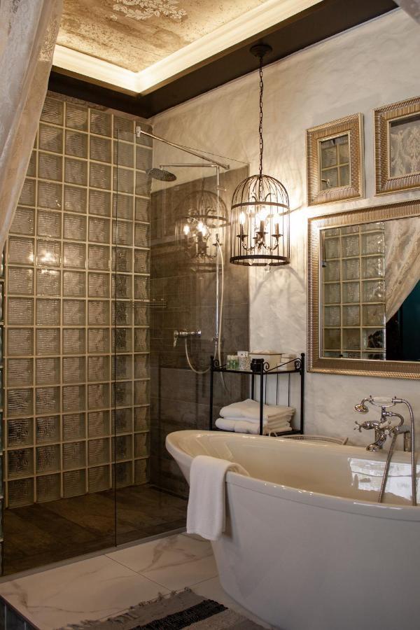 Manna Boutique Hotel (Adults Only) Kijev Kültér fotó
